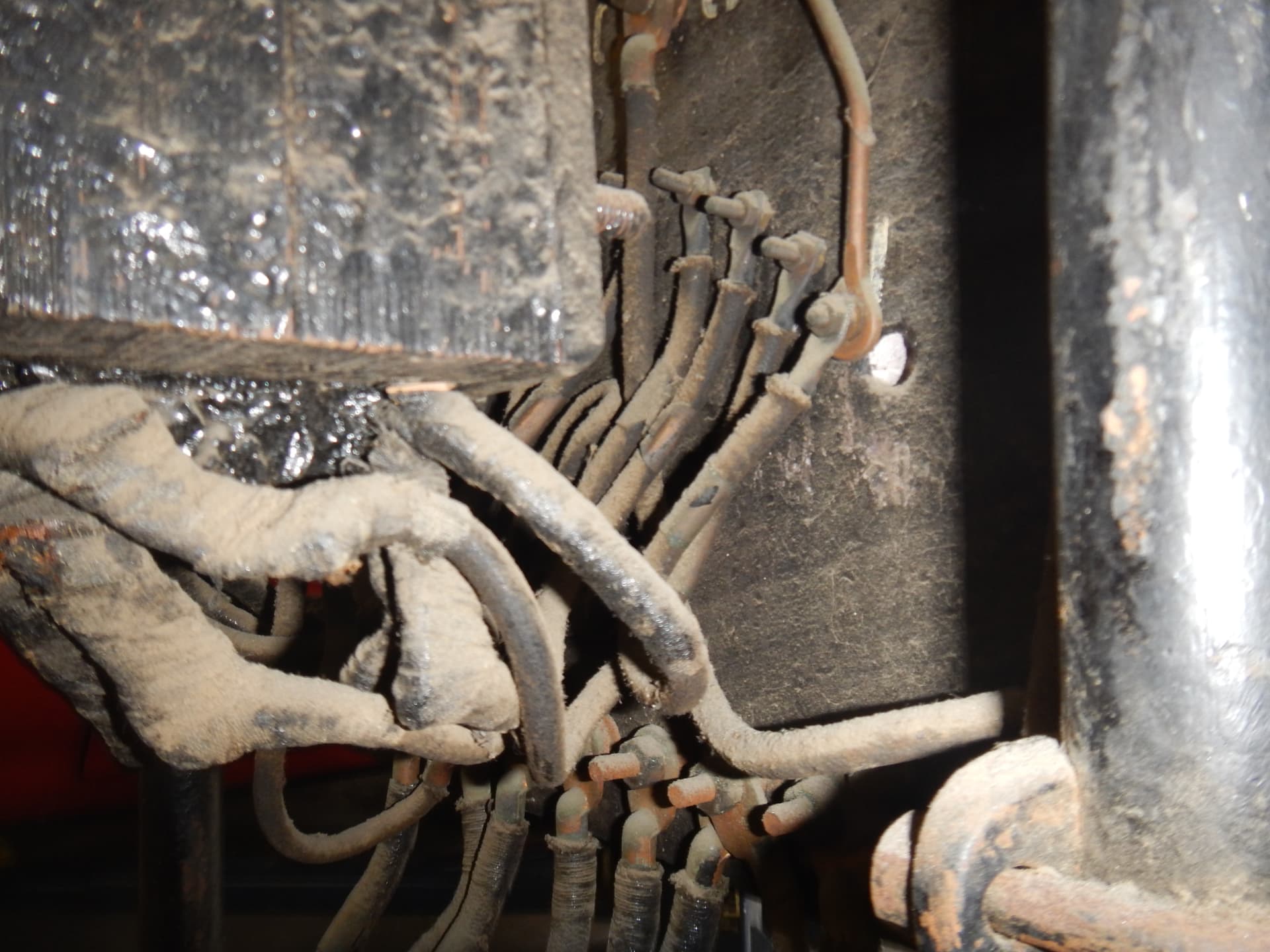 Original internal wiring and terminal connections before restoration