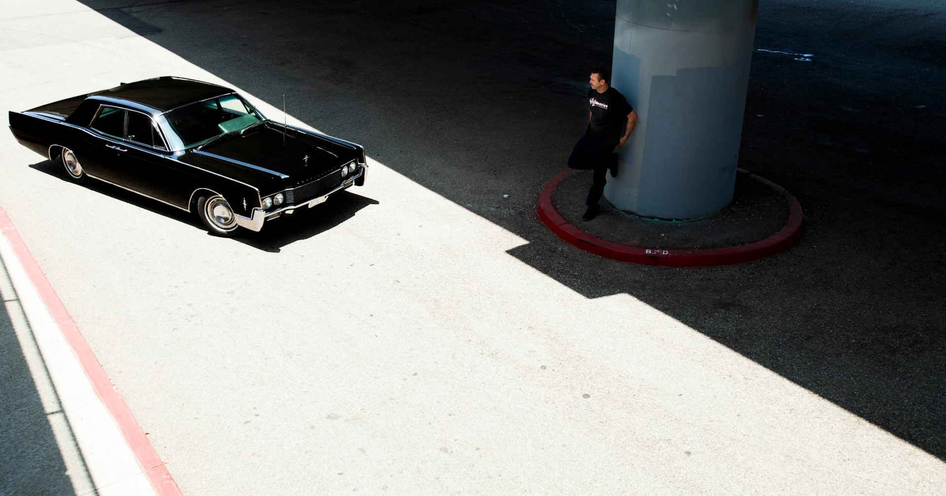 Bodie and the Continental, Burbank underpass