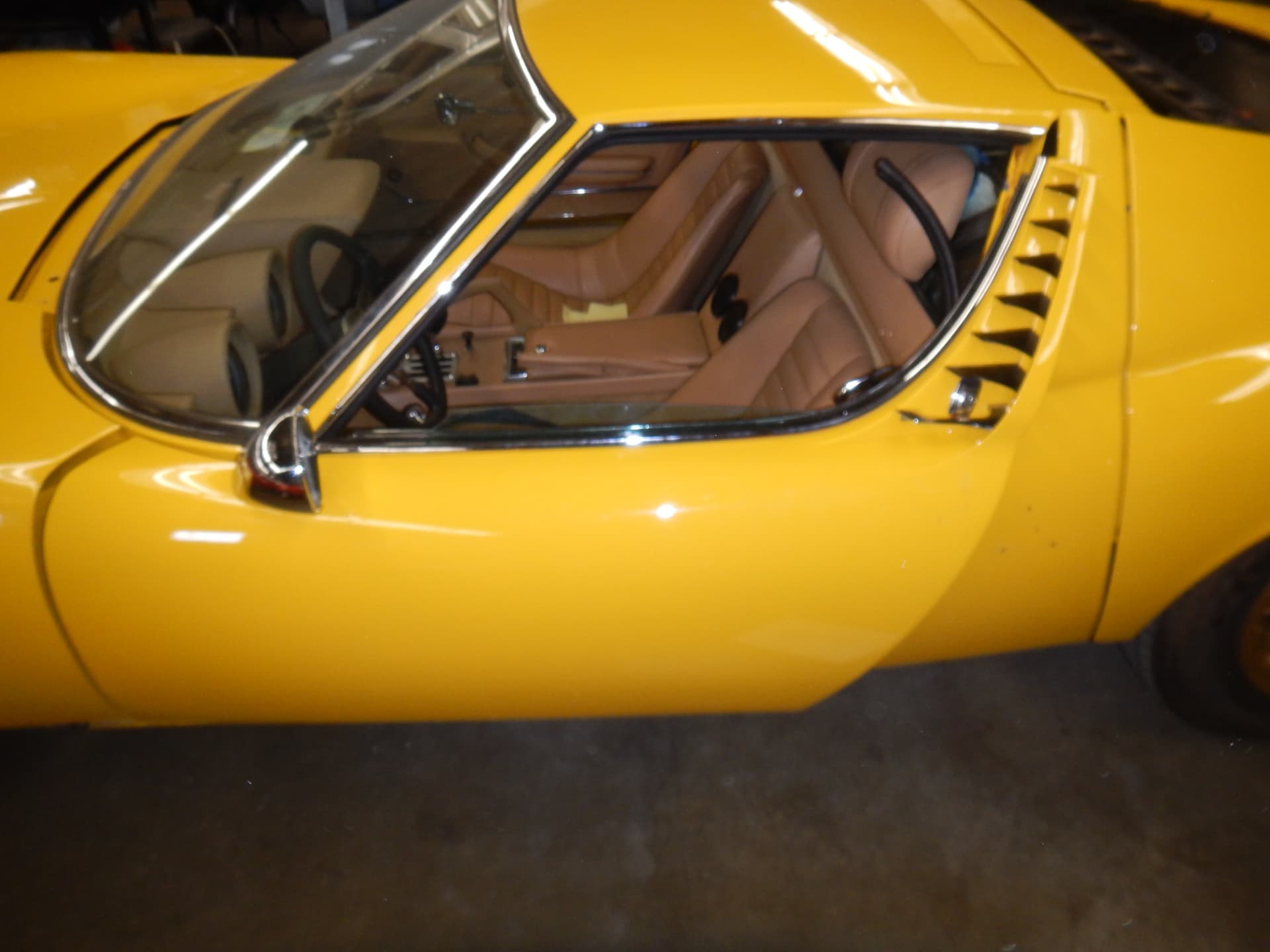 Yellow Miura exterior and cockpit