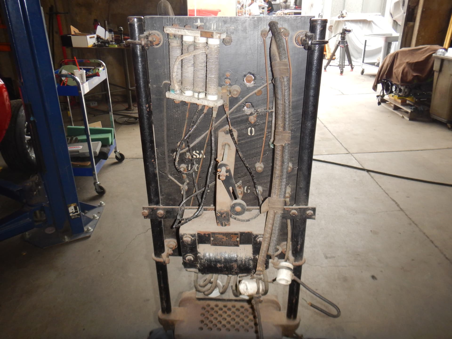 Original rear switchgear, resistance coils, and wiring before restoration