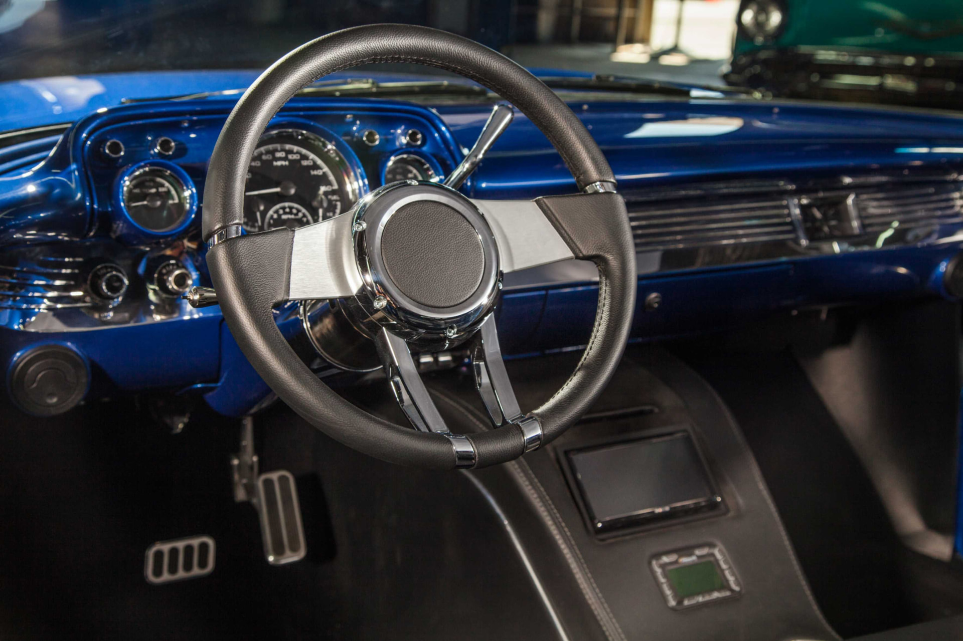 Custom steering wheel and dash detail