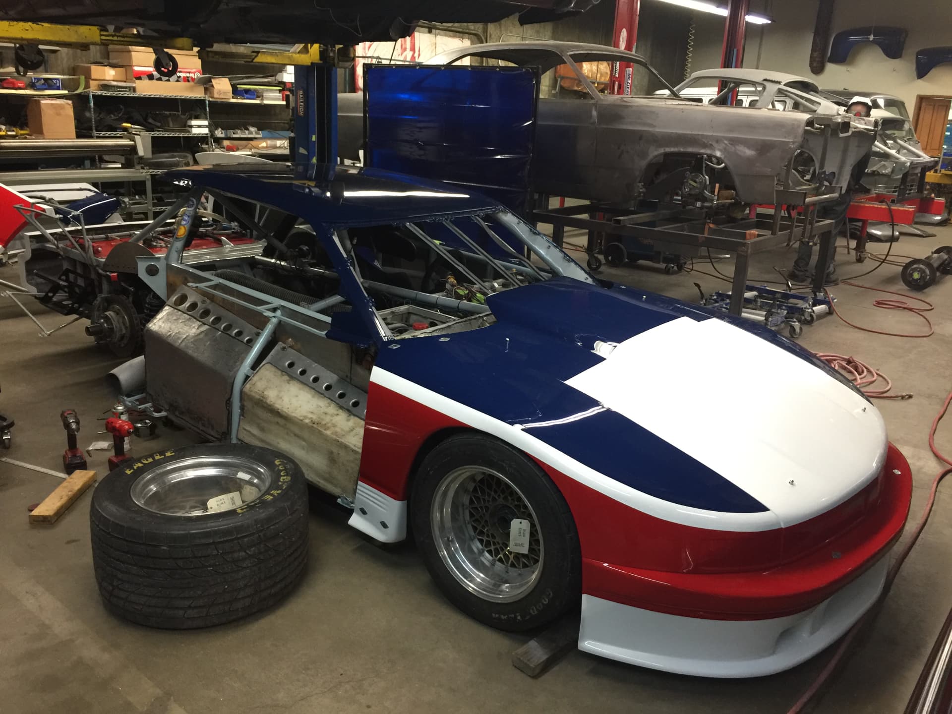 Front bodywork and chassis assembly