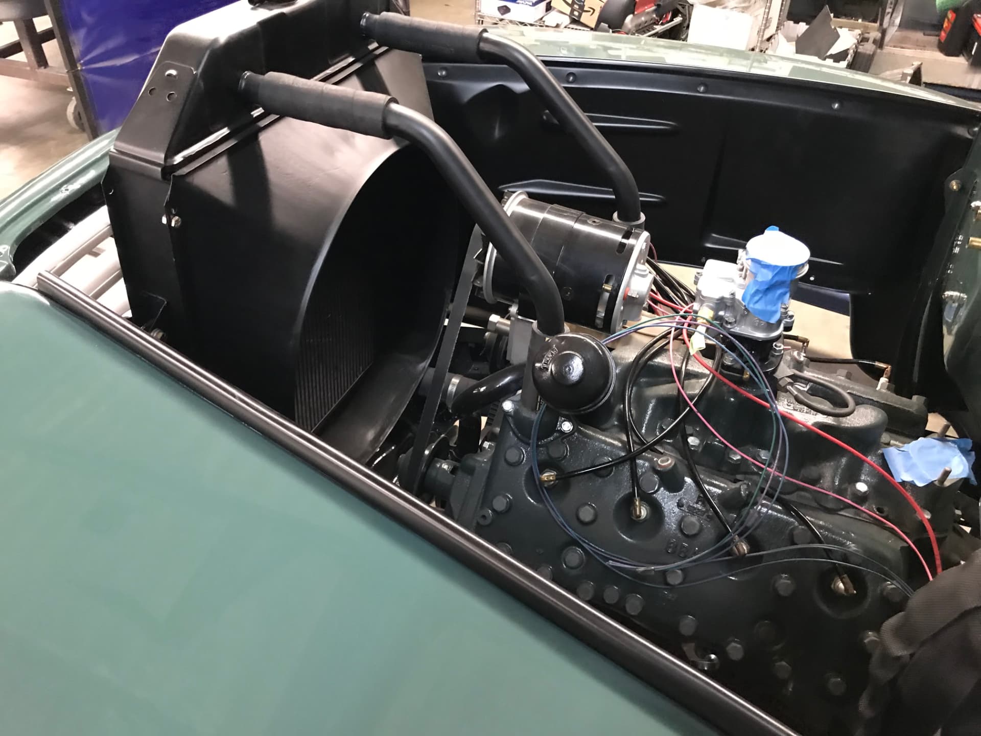 Flathead engine and cooling system installation