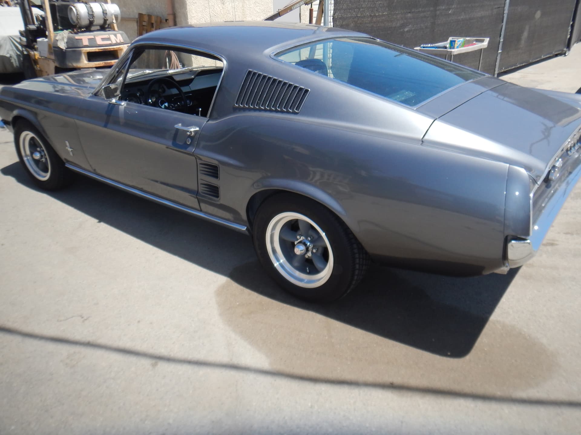 Rear quarter profile