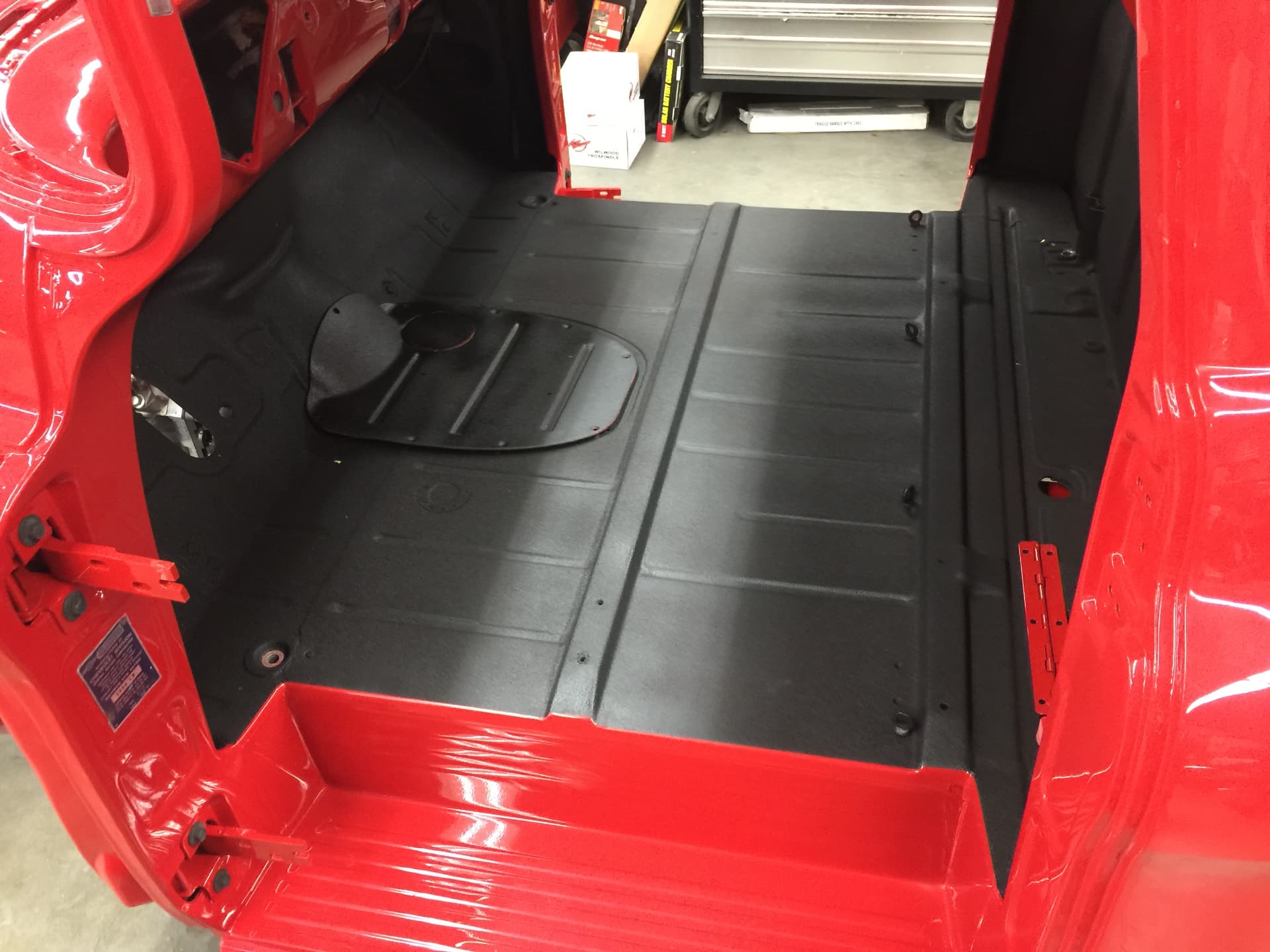 Bed floor and fuel cell detail
