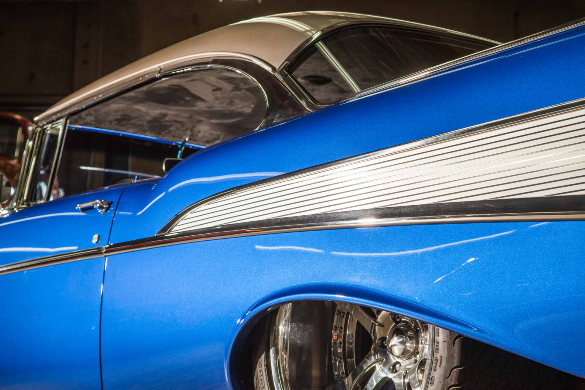 Side trim and two-tone paint detail