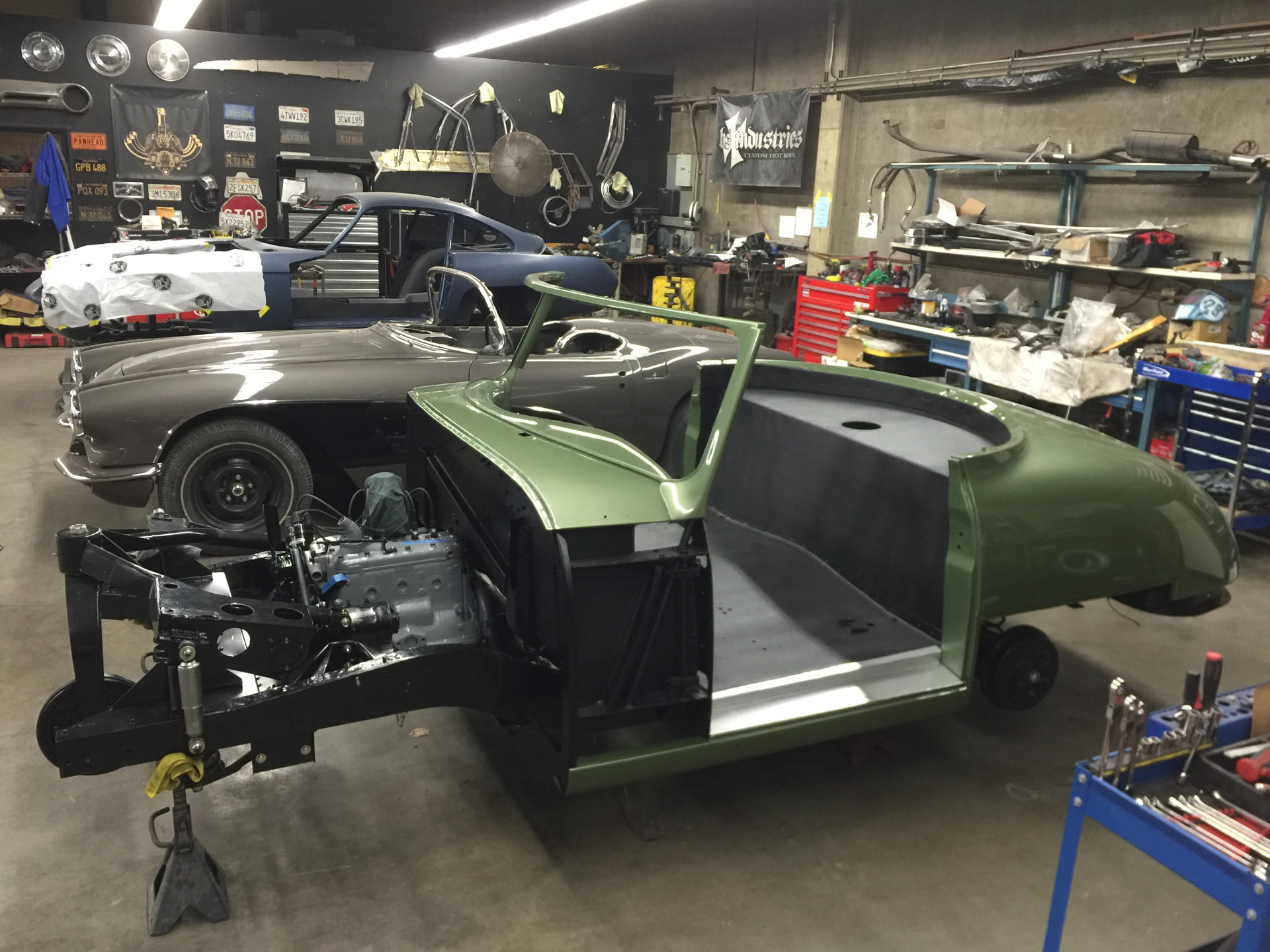 Davis Divan body and chassis coming together