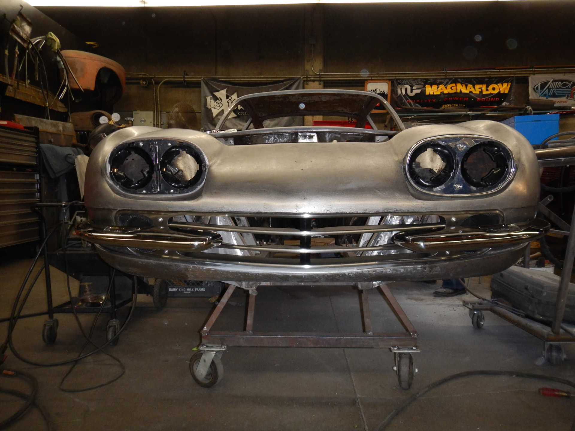 Front bodywork with bumpers and grille fitted in the shop