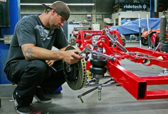 Assembling the front brake package