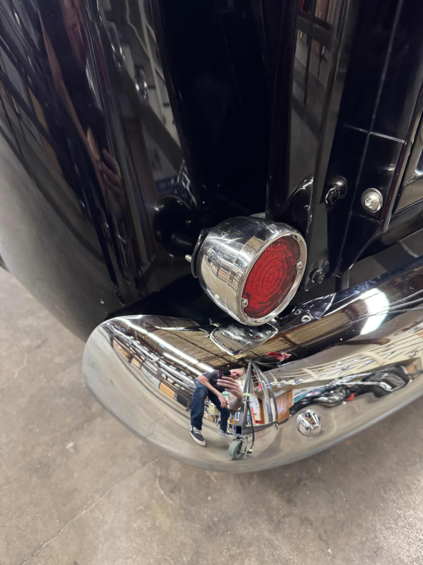 Lowered bed side and wheel arch