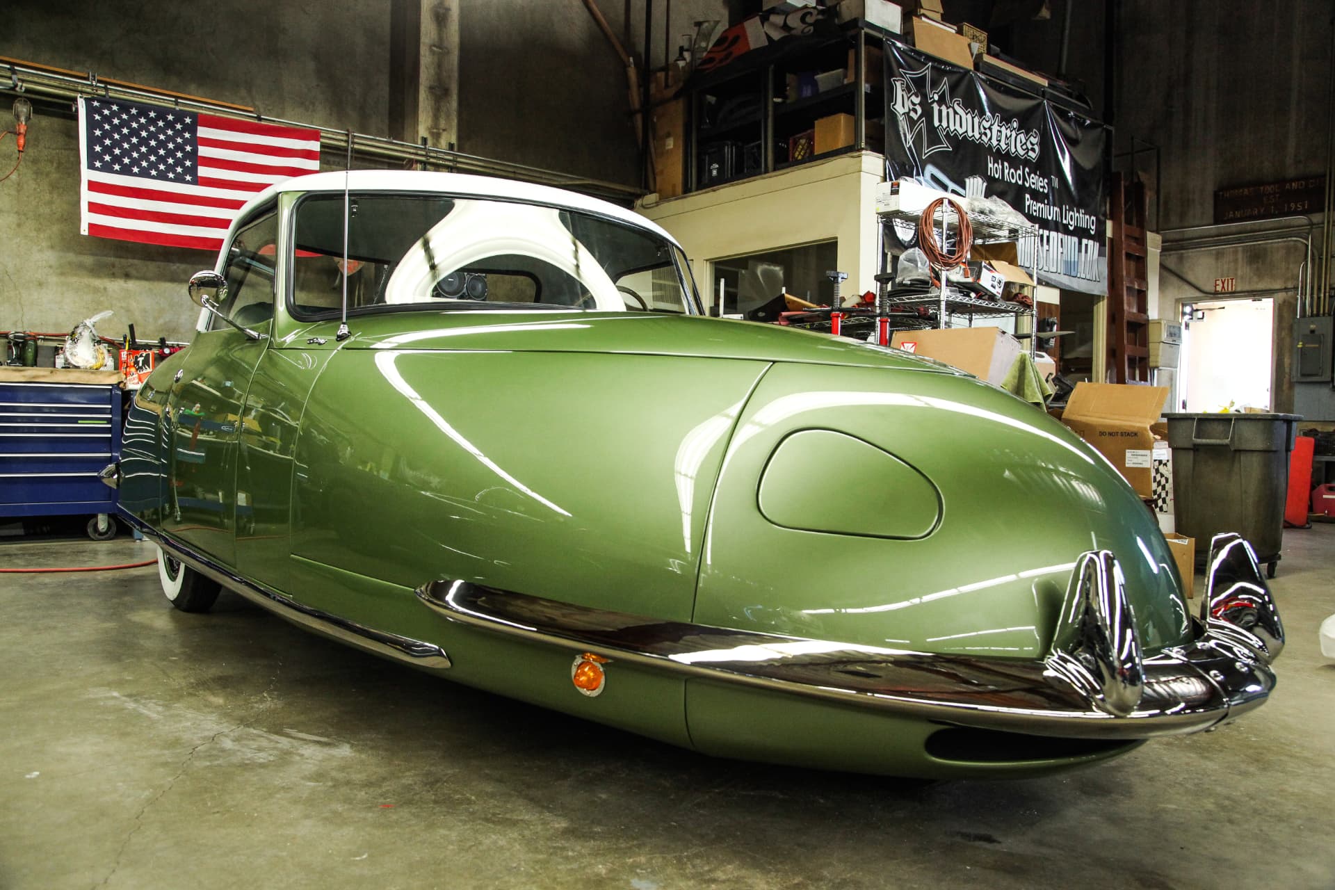 1948 Davis Divan