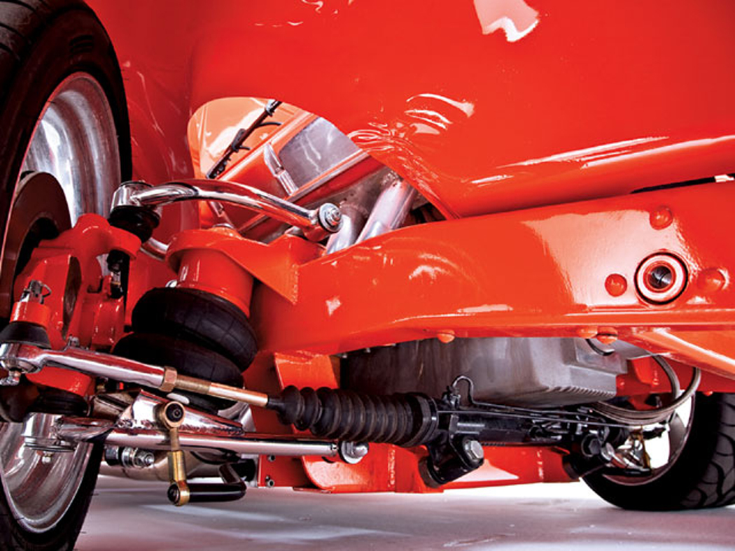 Custom chassis and suspension detail