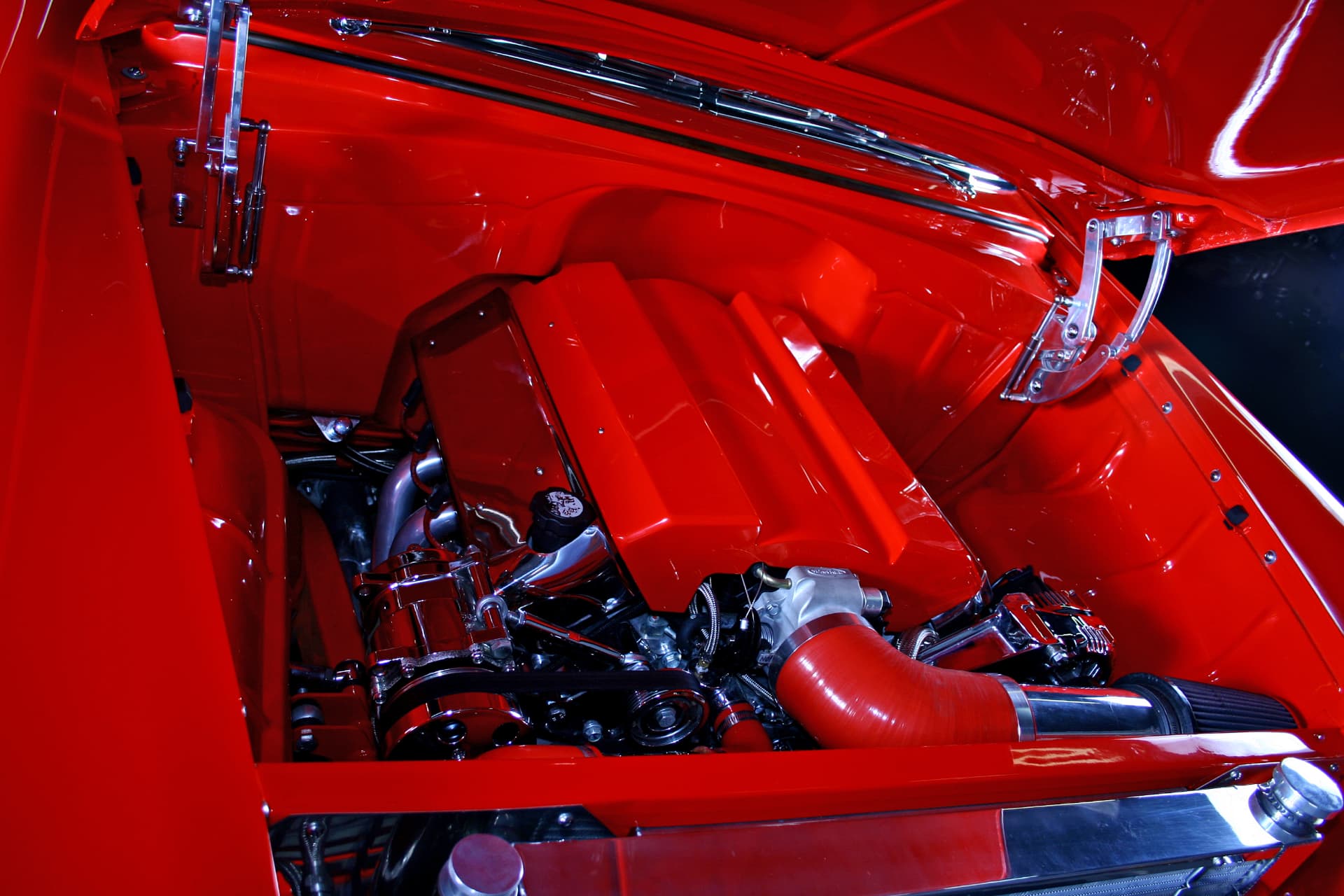 Smoothed engine compartment detail