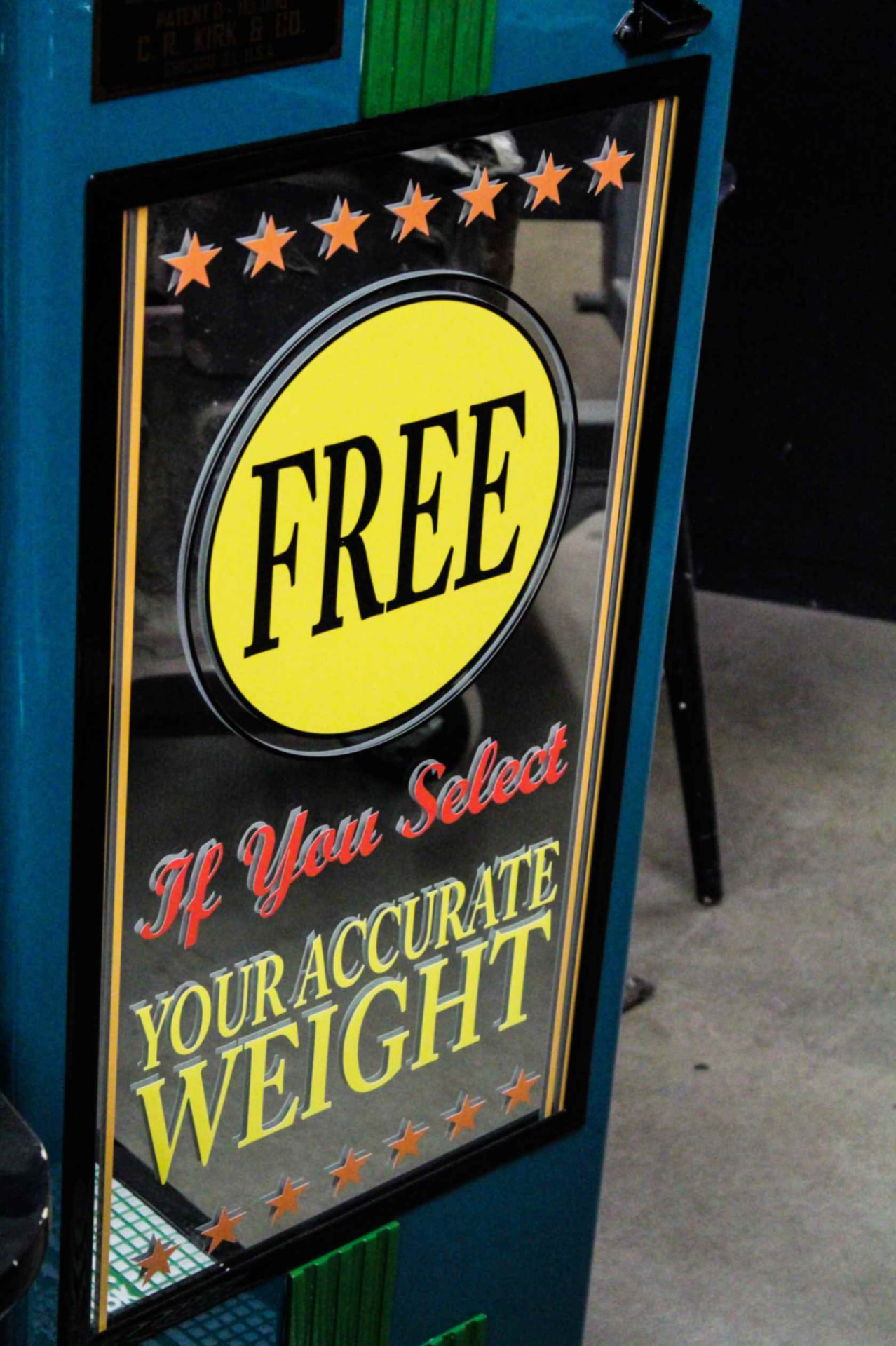Mirrored FREE sign panel with orange stars