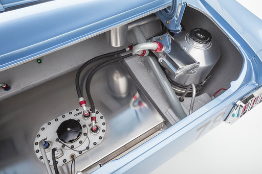 Trunk-mounted fuel cell and plumbing