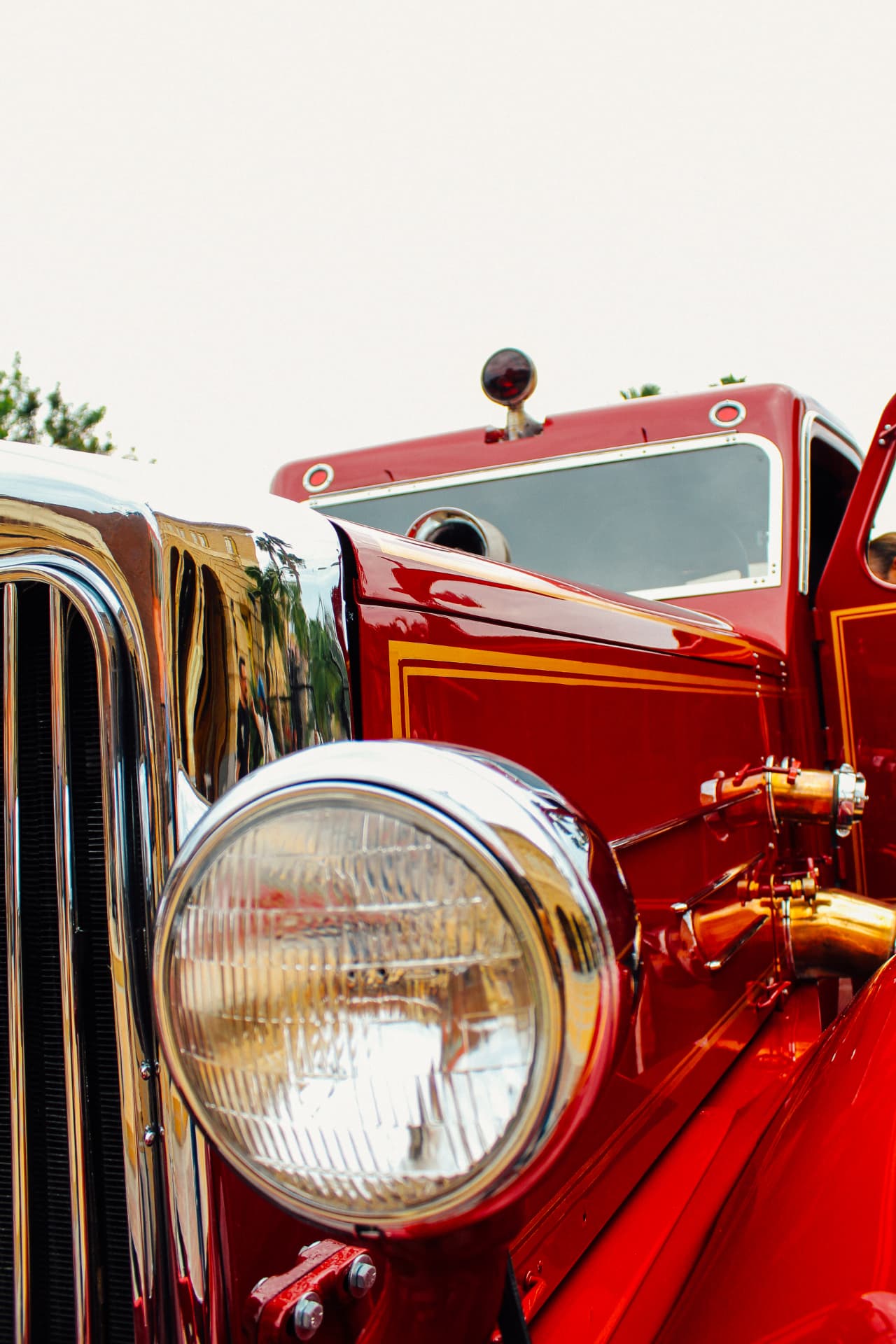 Grille, headlamp and brass fittings detail
